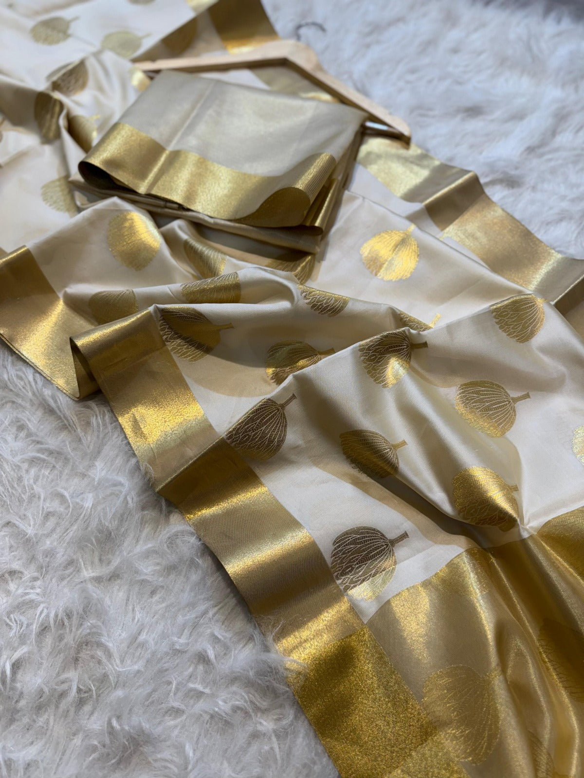 Banarasi Masru Silk Saree-BMSBG01