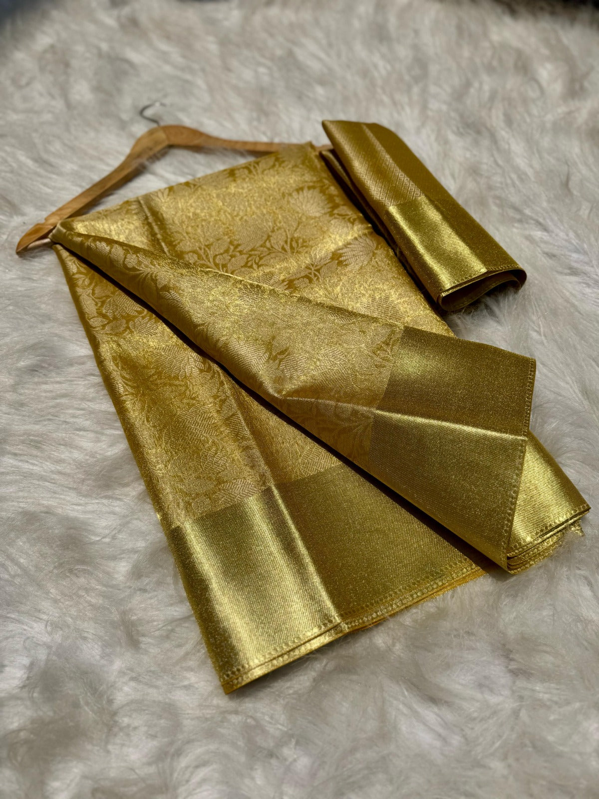 Banarasi Tissue Silk Saree-BTSGLD01