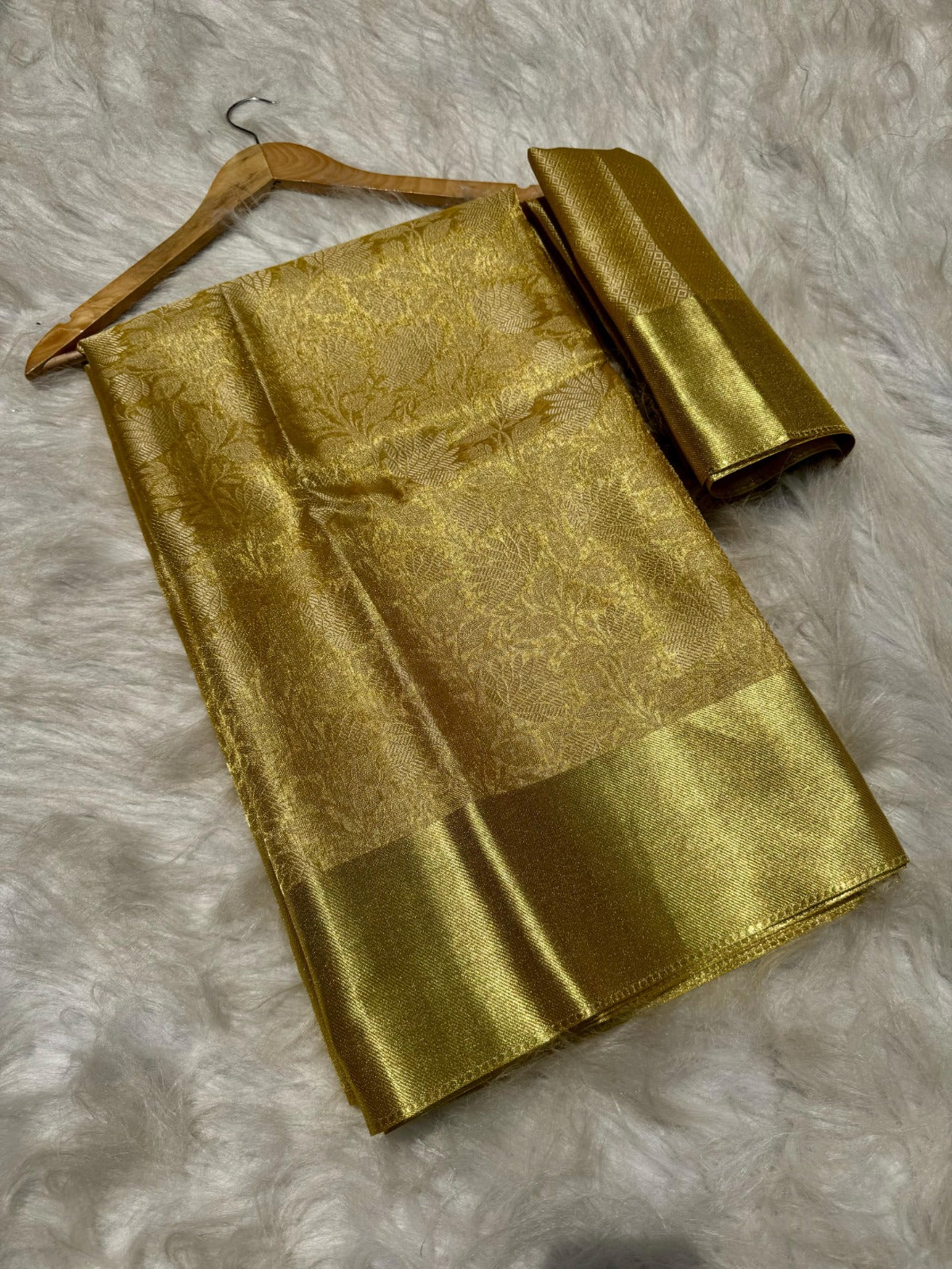 Banarasi Tissue Silk Saree-BTSGLD01