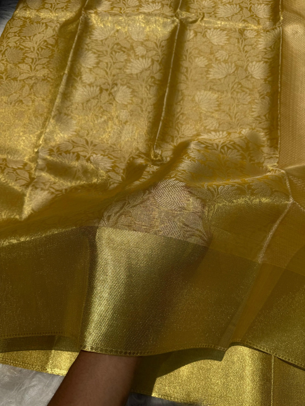Banarasi Tissue Silk Saree-BTSGLD01