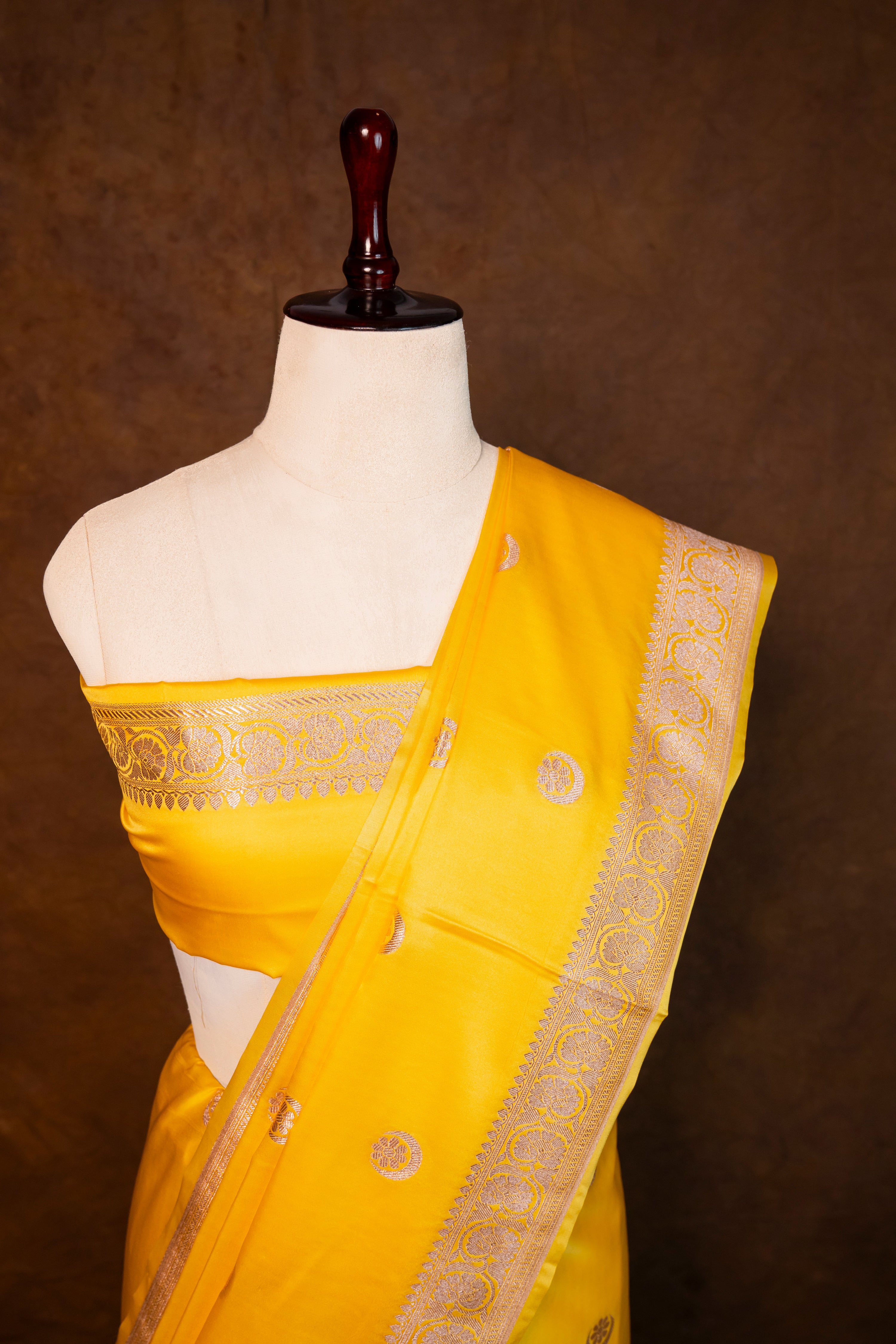 Banarasi Mashru Silk Saree - AMAS3317