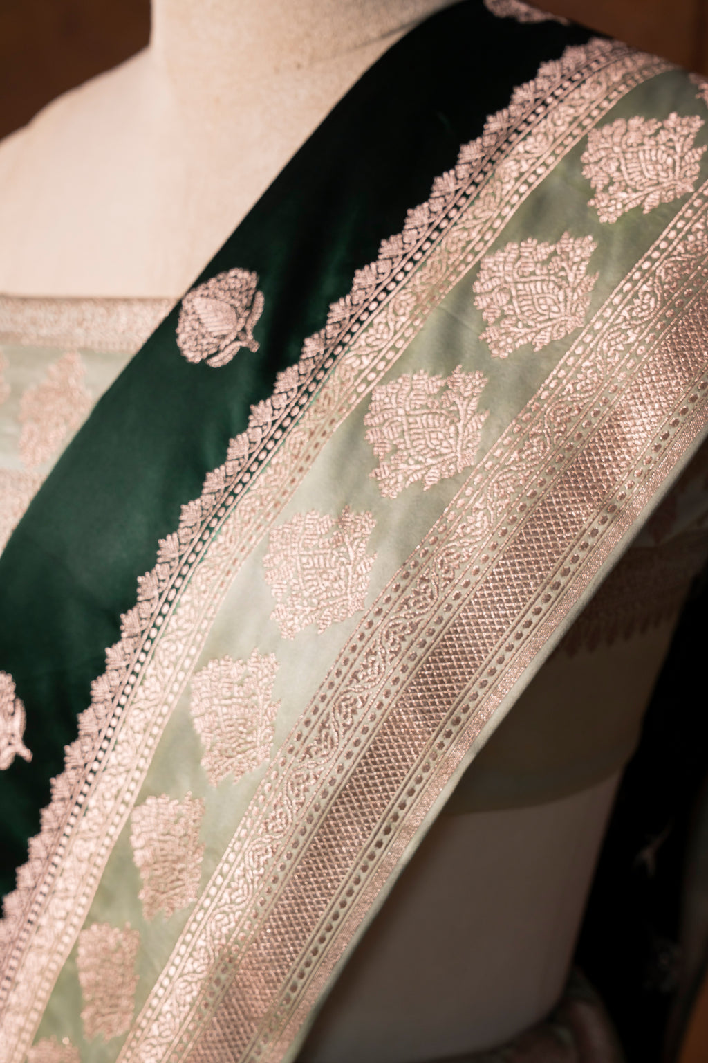 Banarasi Mashru Silk Saree - AMAS3721