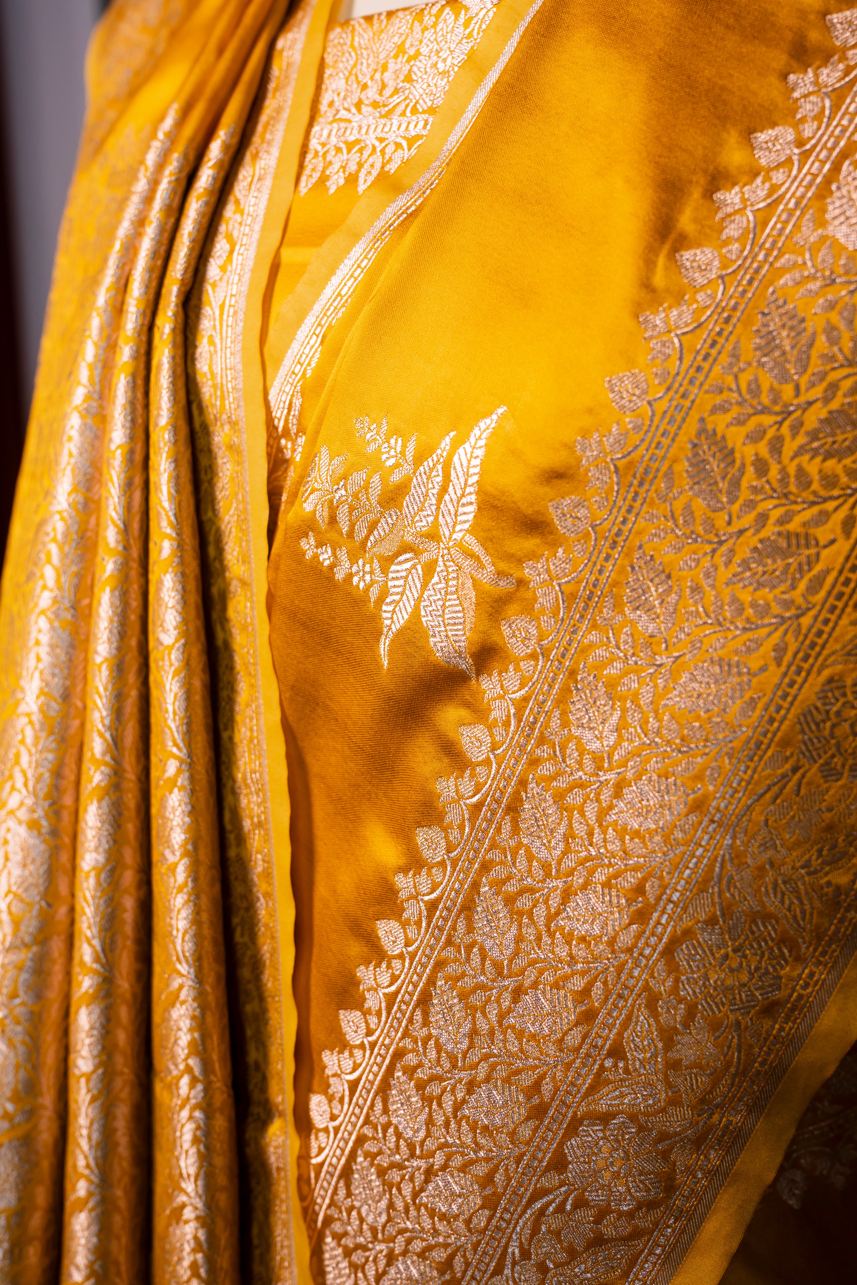 Banarasi Mashru Silk Saree - AMAS4226