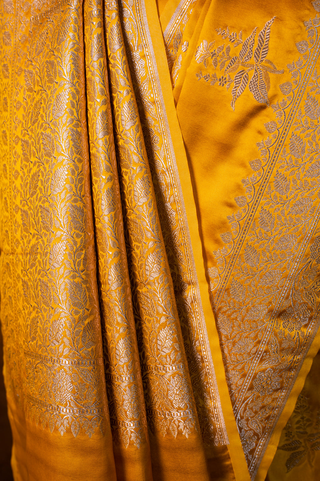 Banarasi Mashru Silk Saree - AMAS4226