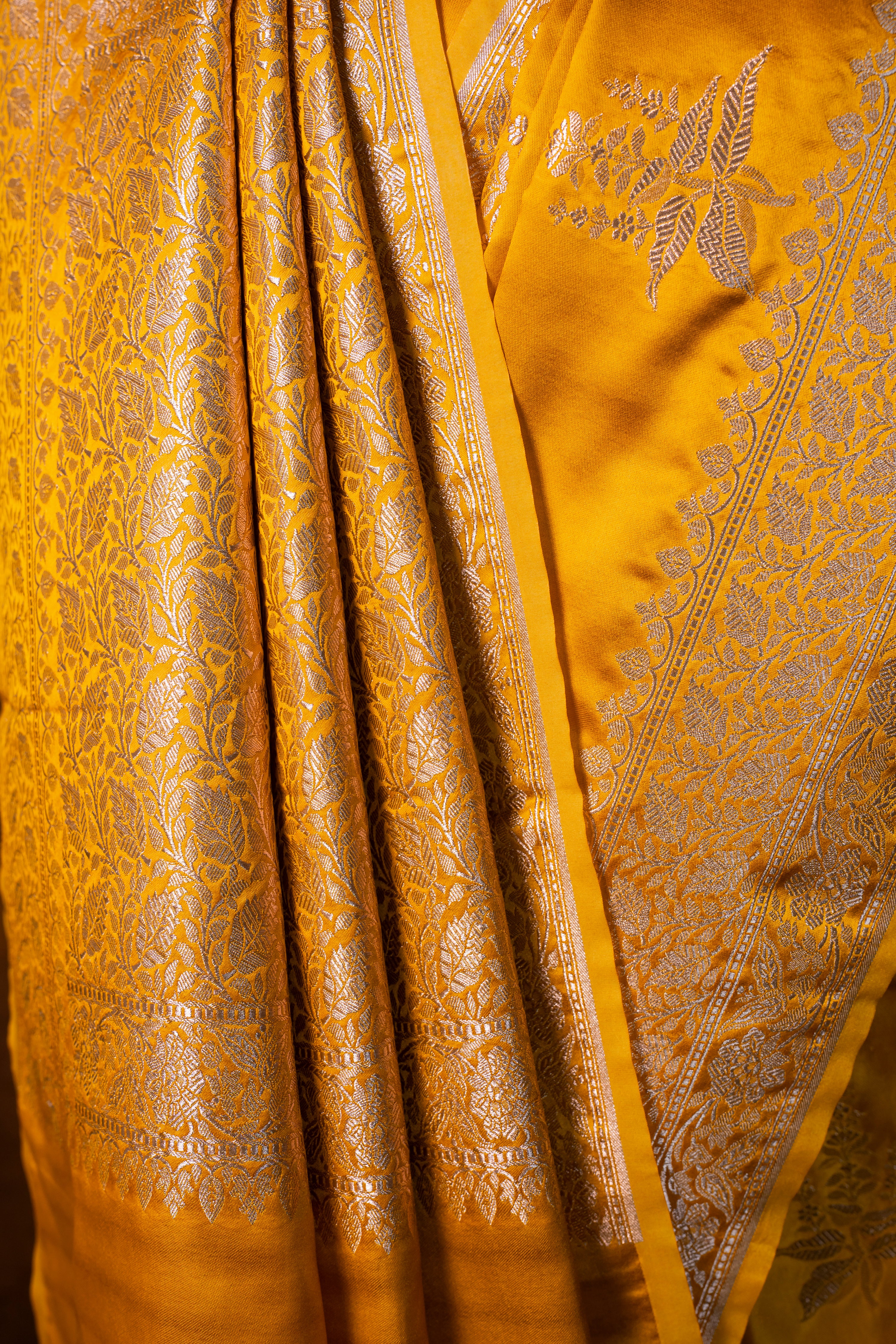 Banarasi Mashru Silk Saree - AMAS4226