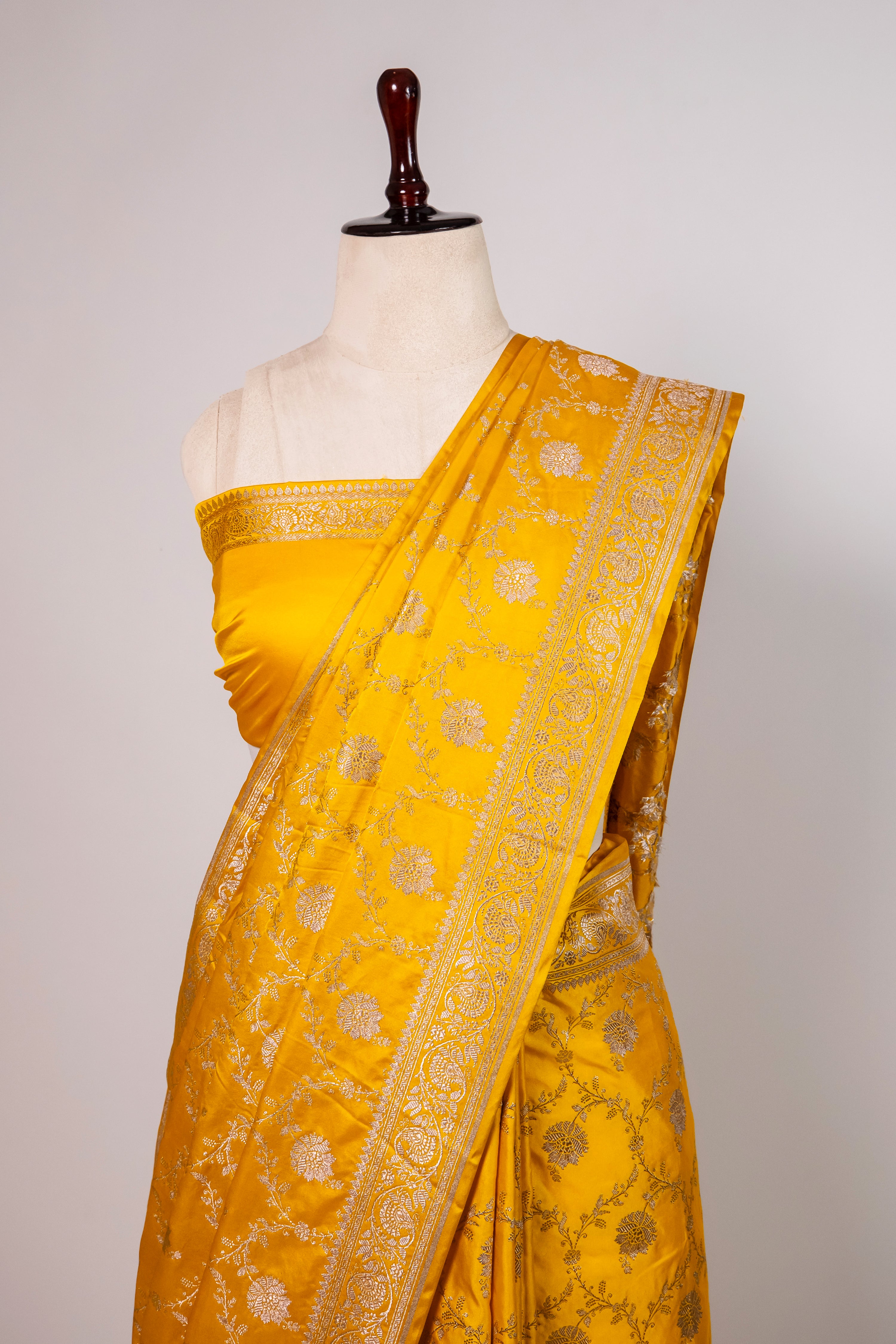 Banarasi Mashru Silk Saree - AMAS2939