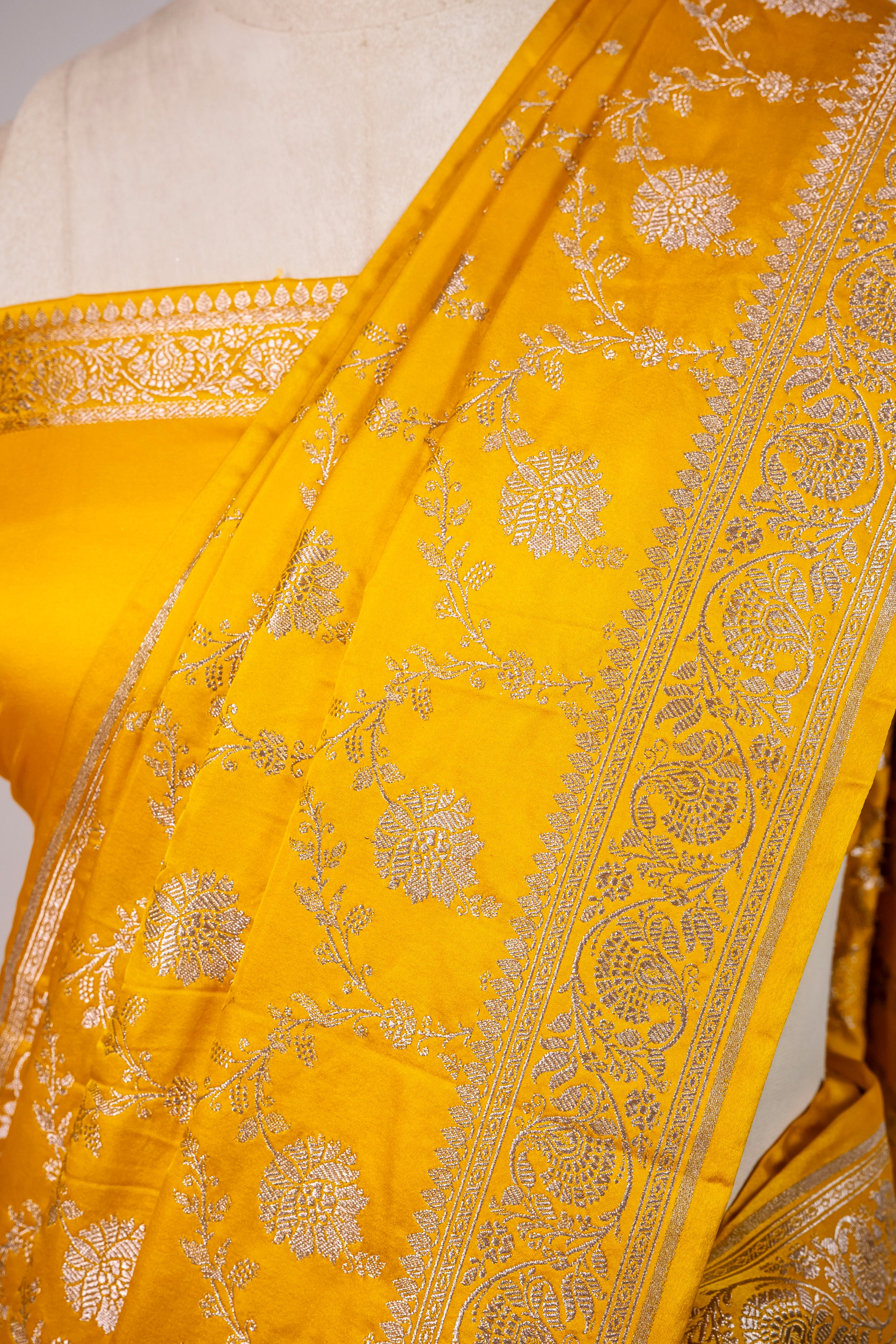 Banarasi Mashru Silk Saree - AMAS2939