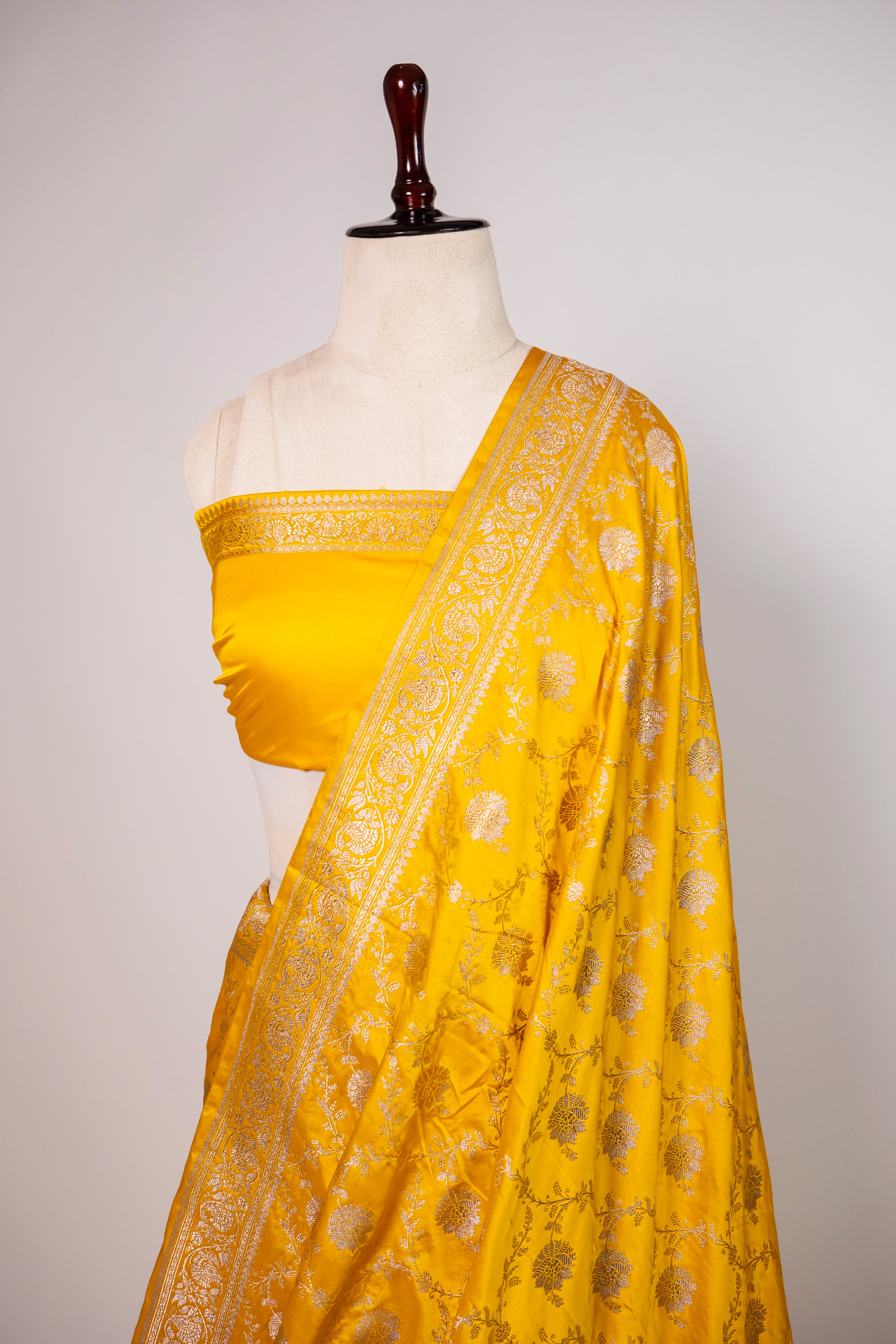 Banarasi Mashru Silk Saree - AMAS2939
