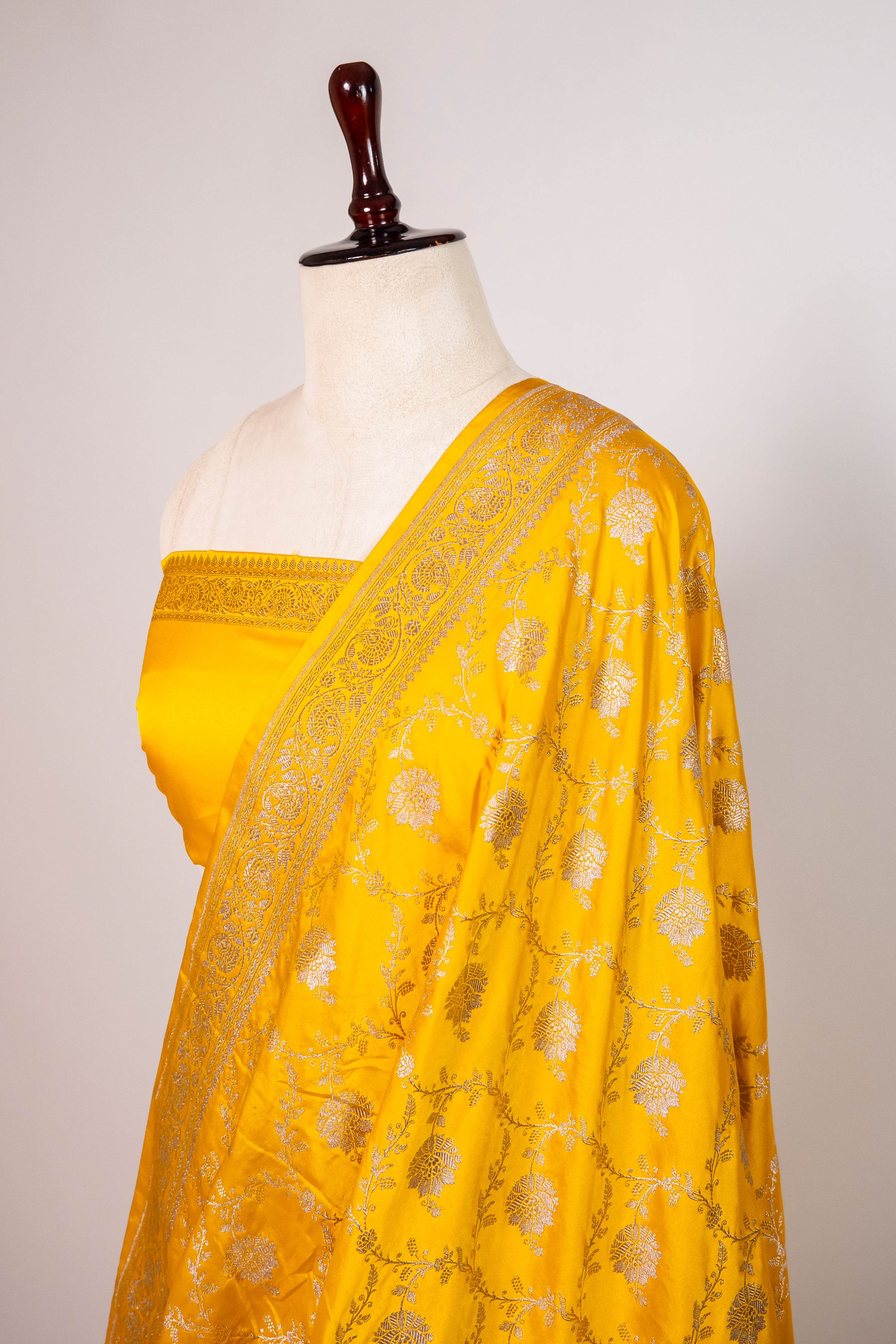Banarasi Mashru Silk Saree - AMAS2939