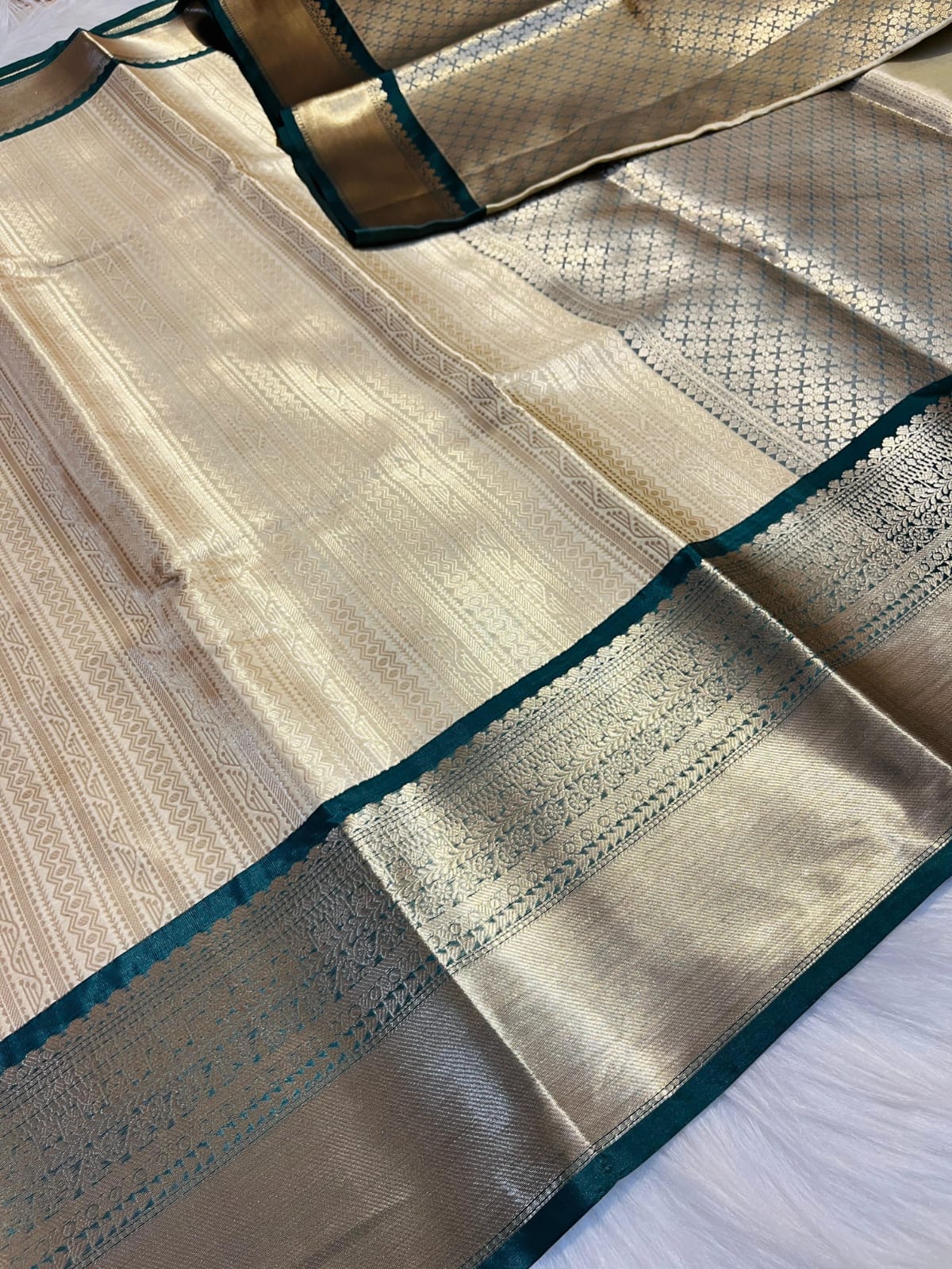 Banarasi Semi Kanchipuram Silk Saree with Gold Zari Weaving - ABSKG01