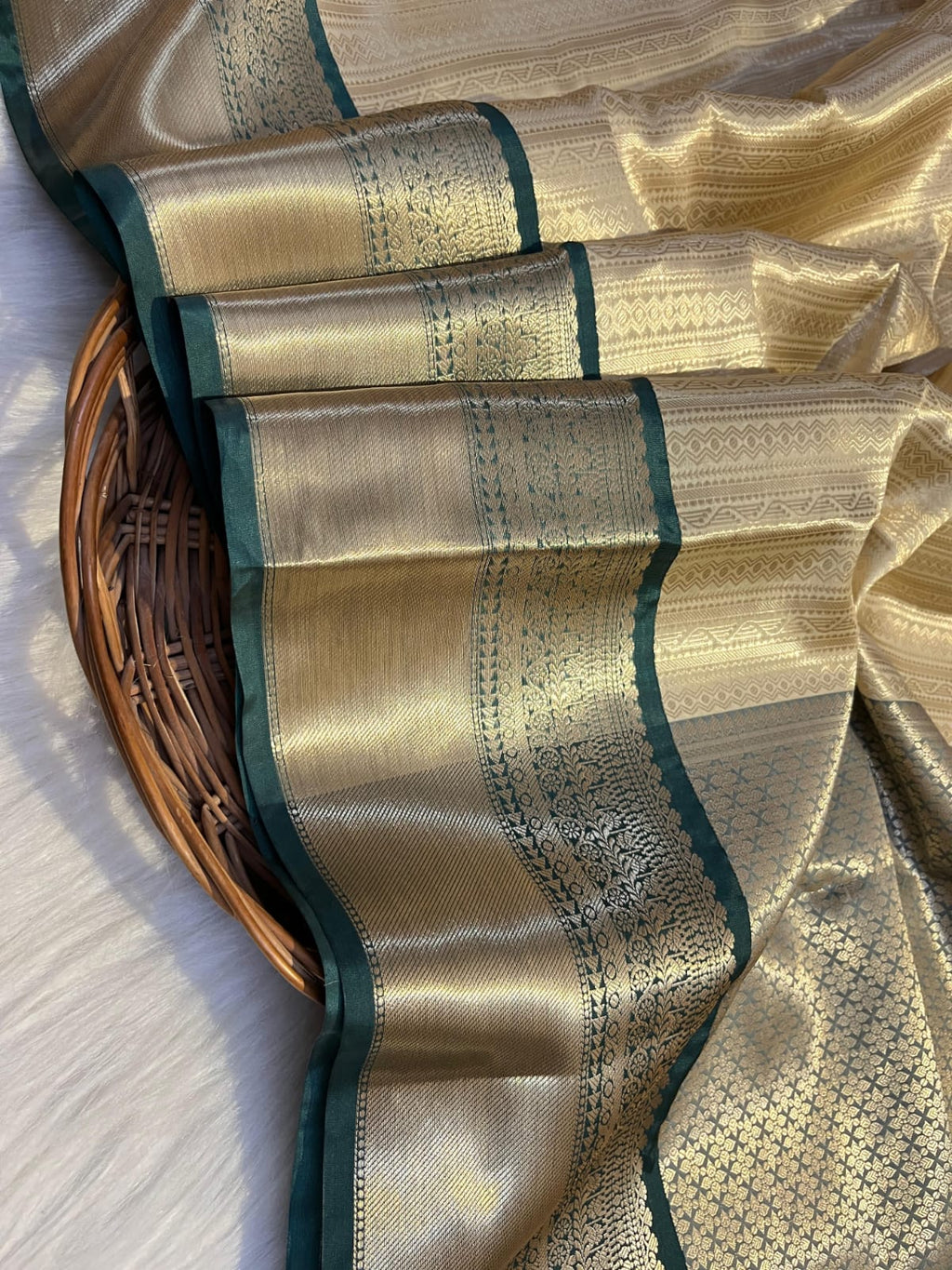Banarasi Semi Kanchipuram Silk Saree with Gold Zari Weaving - ABSKG01