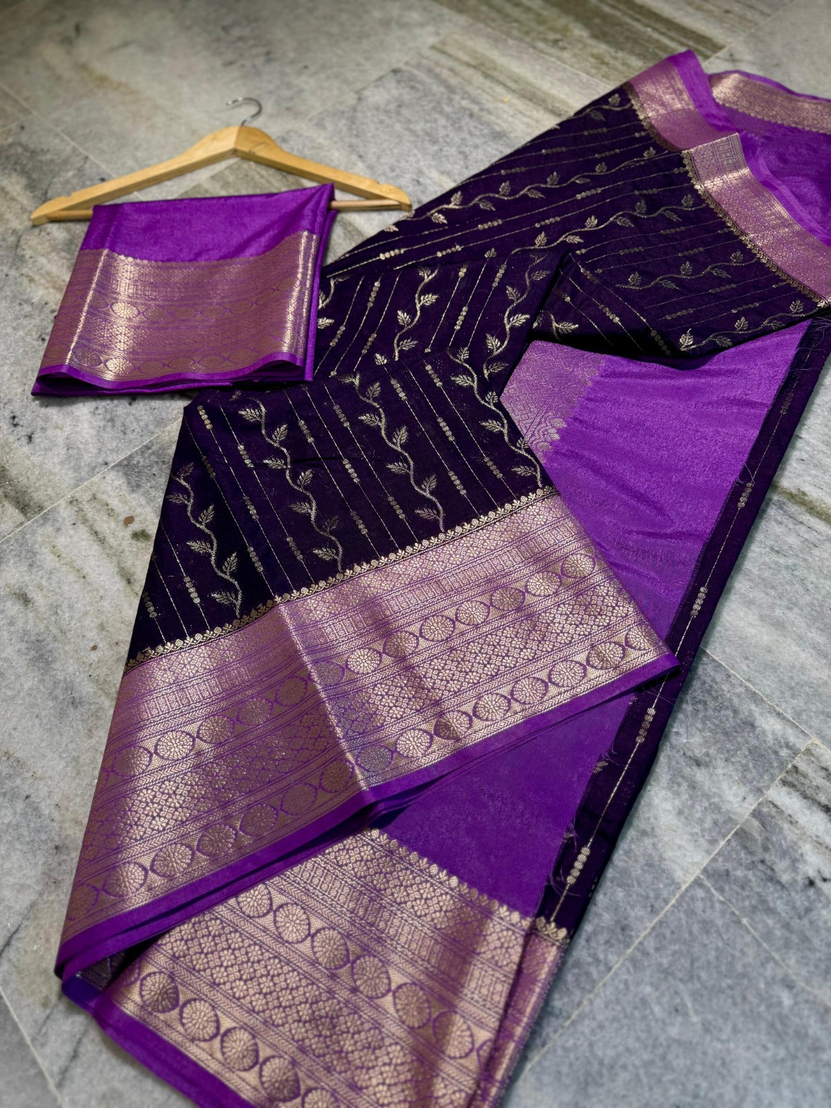Banarasi Semi-Chiffon Silk Saree Gold Zari Ada Weaving - BSCRVP6