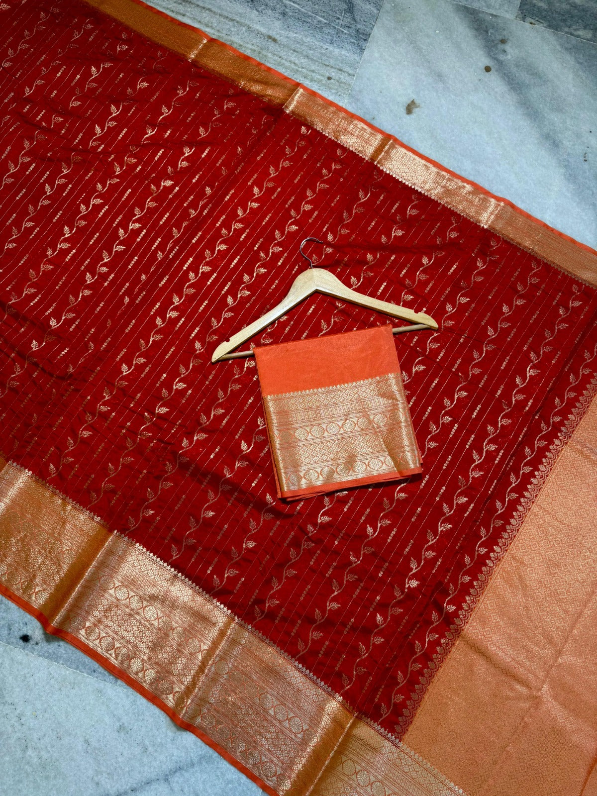 Banarasi Semi-Chiffon Silk Saree Gold Zari Ada Weaving - BSCRO2