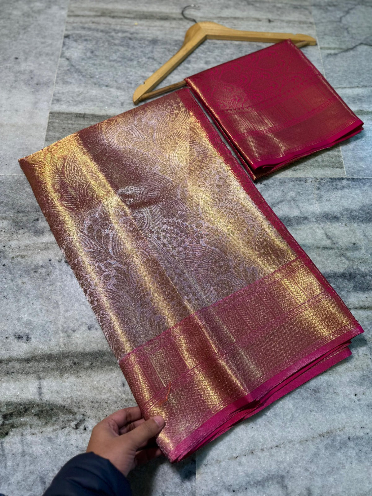 Banarasi Tissue Silk Saree with Zari Flower Weaving - BTSZFP01