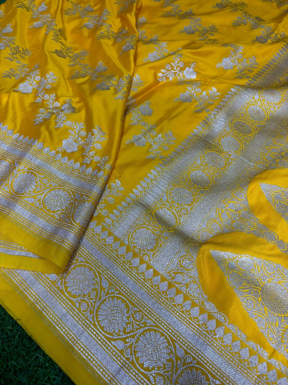 Premium Mashru Silk Saree with Vintage Ada Zari Weave - AMVZY2