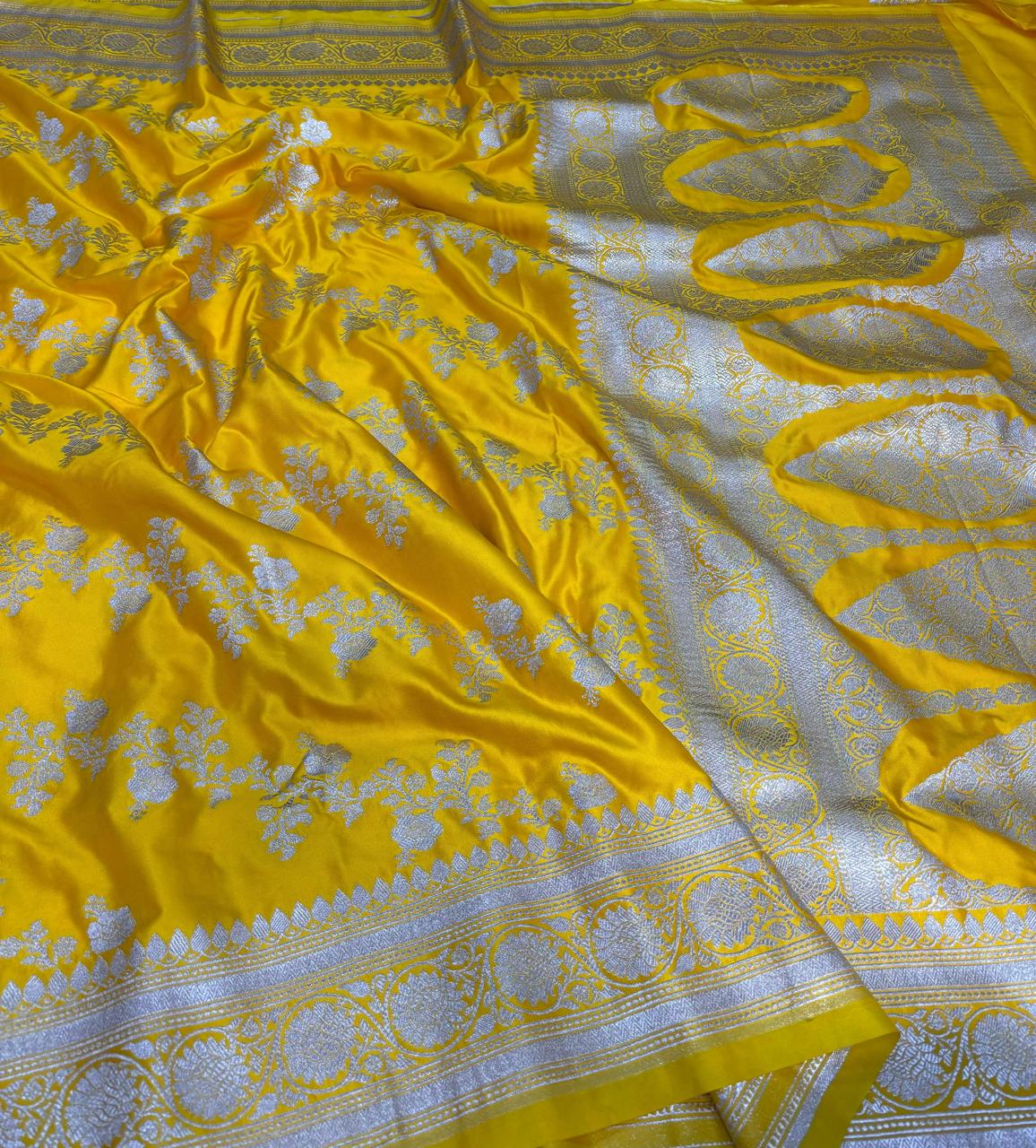 Premium Mashru Silk Saree with Vintage Ada Zari Weave - AMVZY2