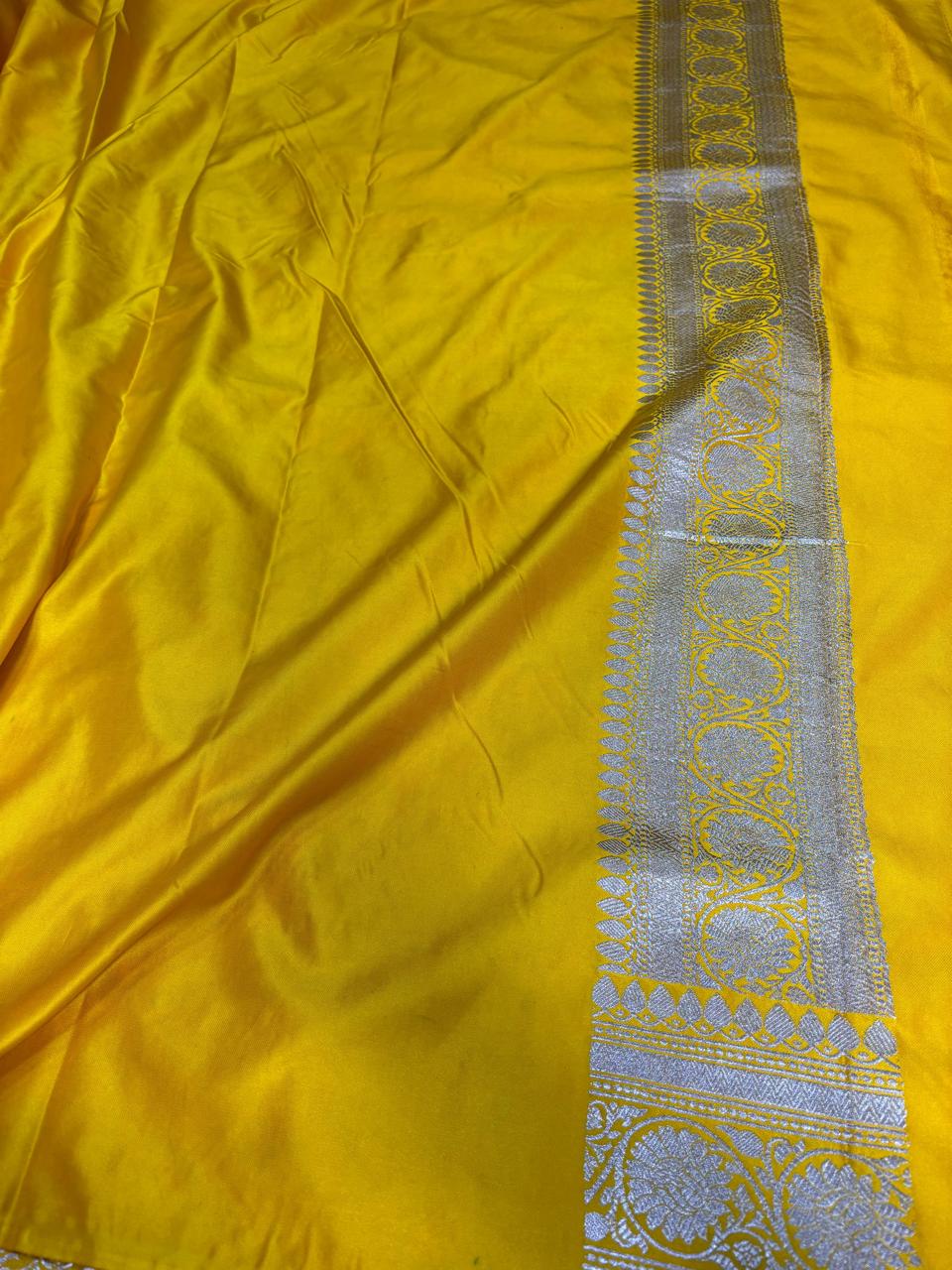 Premium Mashru Silk Saree with Vintage Ada Zari Weave - AMVZY2