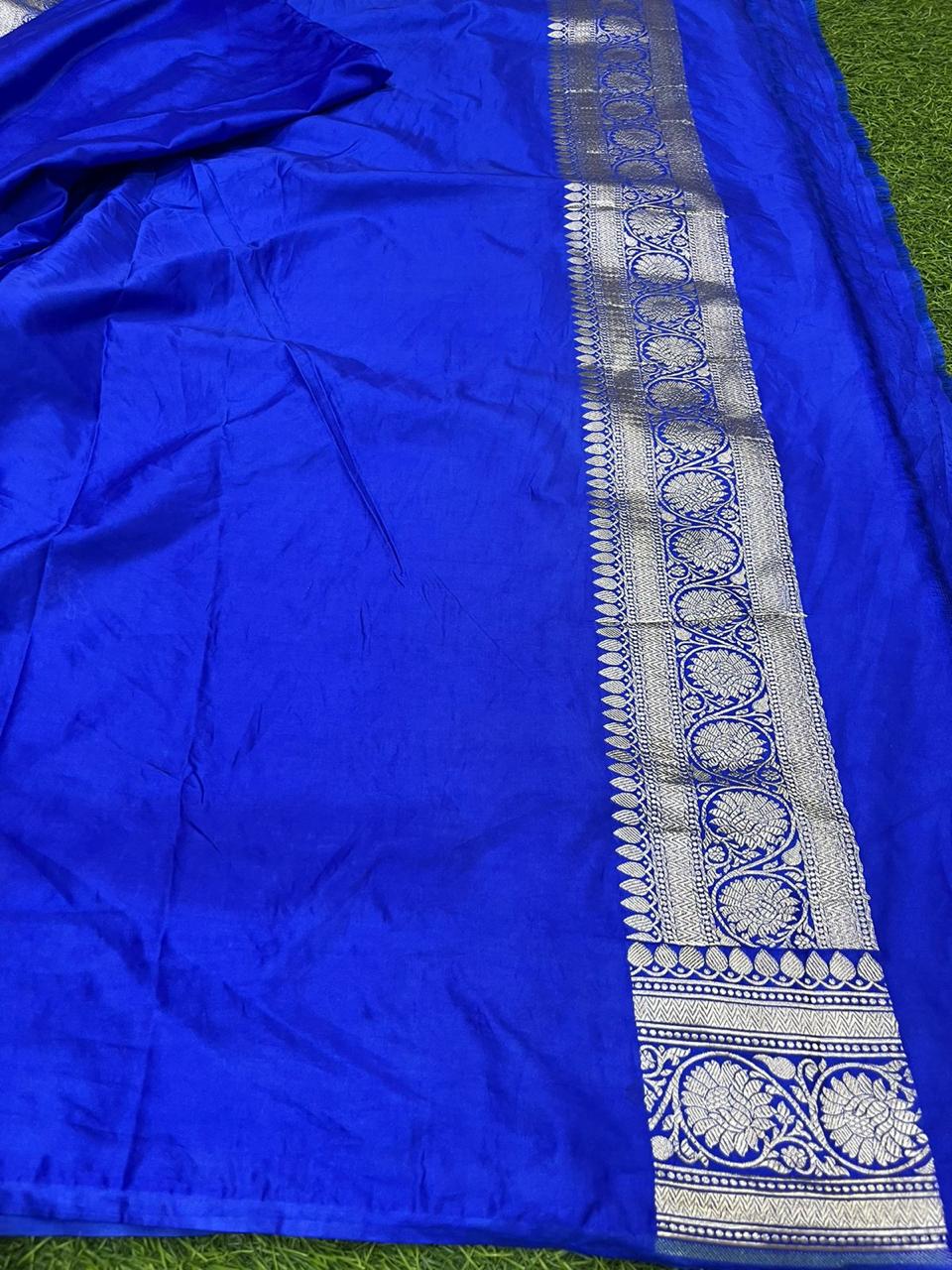 Premium Mashru Silk Saree with Vintage Ada Zari Weave - AMVZB3