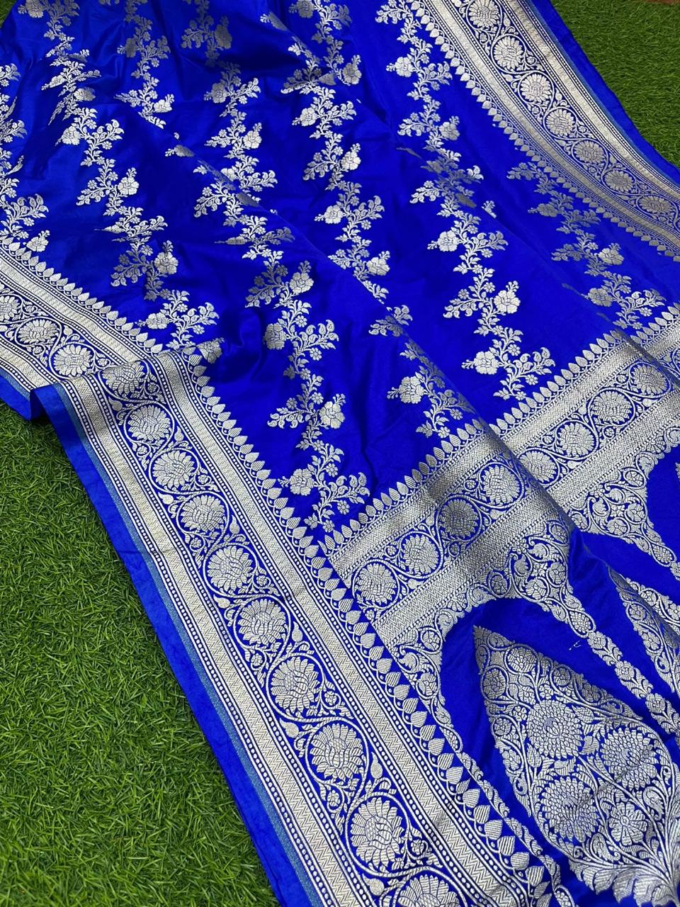 Premium Mashru Silk Saree with Vintage Ada Zari Weave - AMVZB3