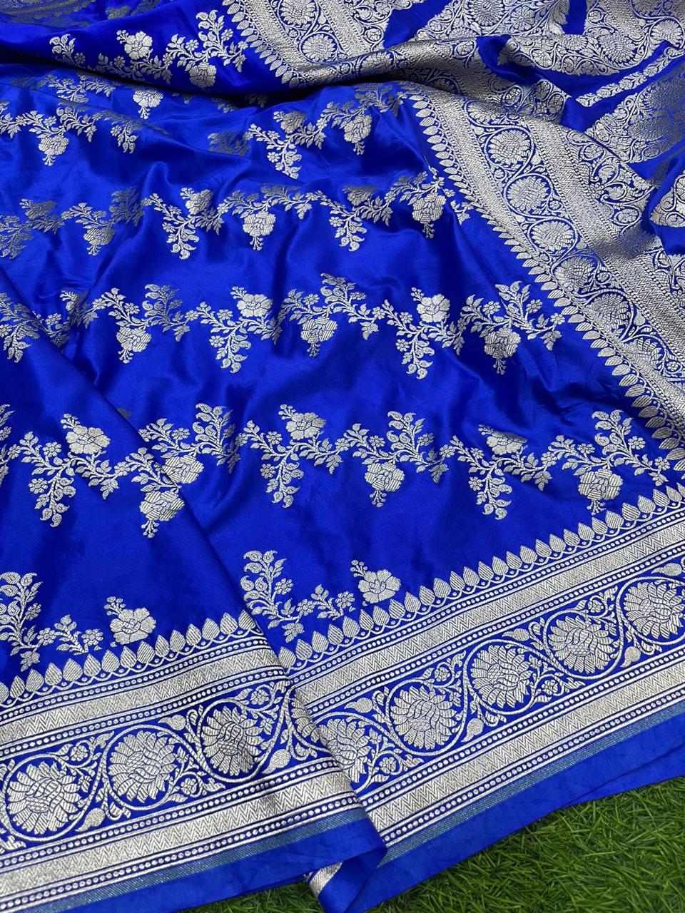 Premium Mashru Silk Saree with Vintage Ada Zari Weave - AMVZB3