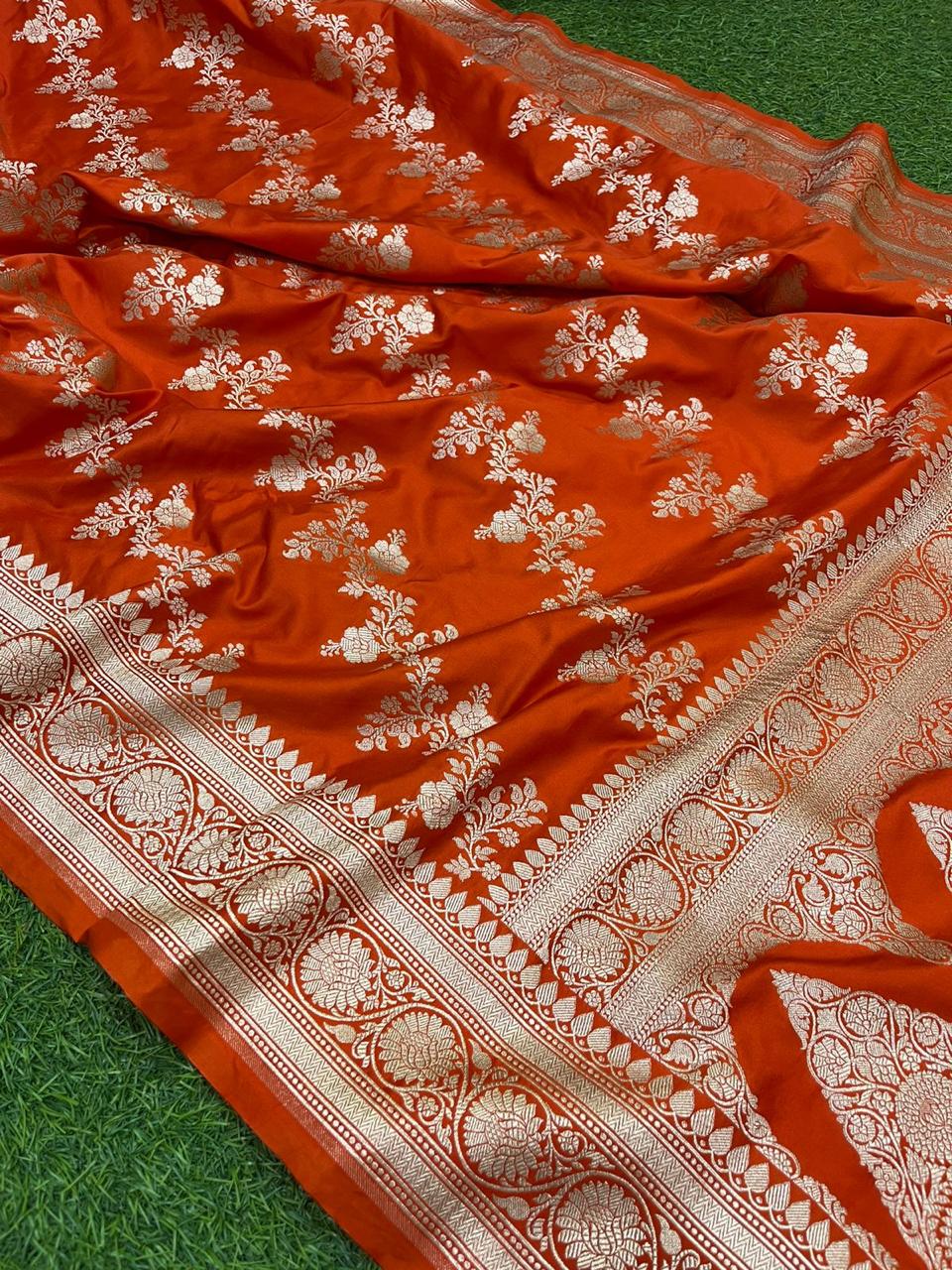 Premium Mashru Silk Saree with Vintage Ada Zari Weave - AMVZO1