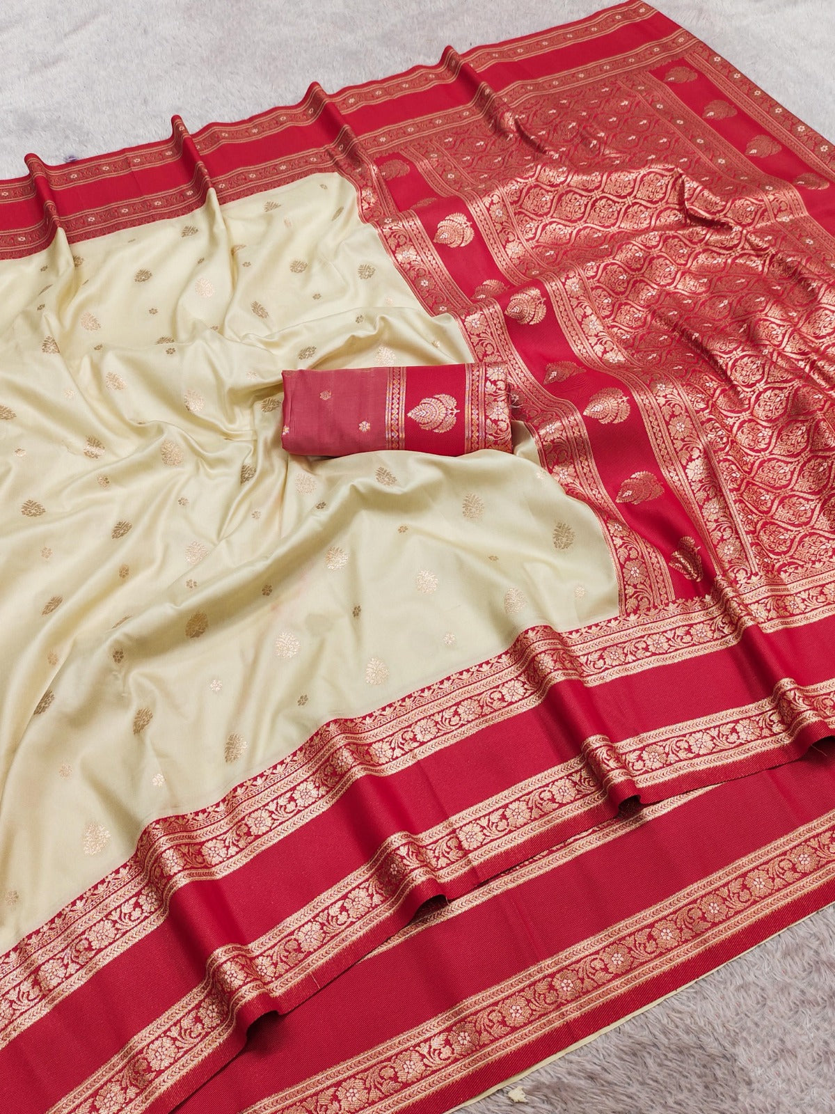Banarasi Silk Saree with Gold Zari Butta & Heavy Paisley Pallu - BHPWP05
