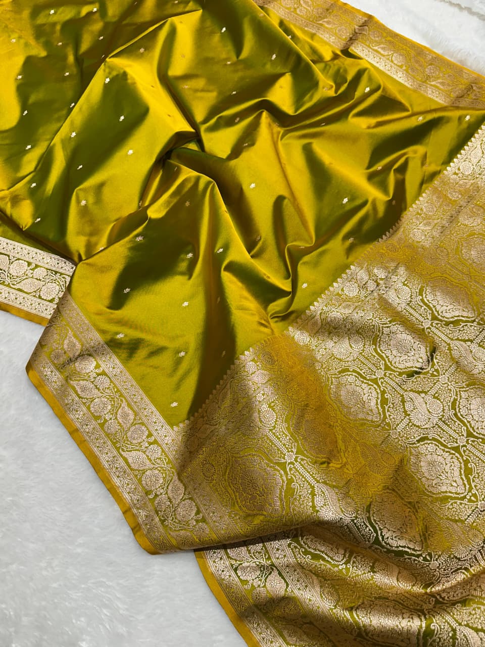 Banarasi Mashru Katan Silk Saree with Butti Zari Weaving - AMKZBM4
