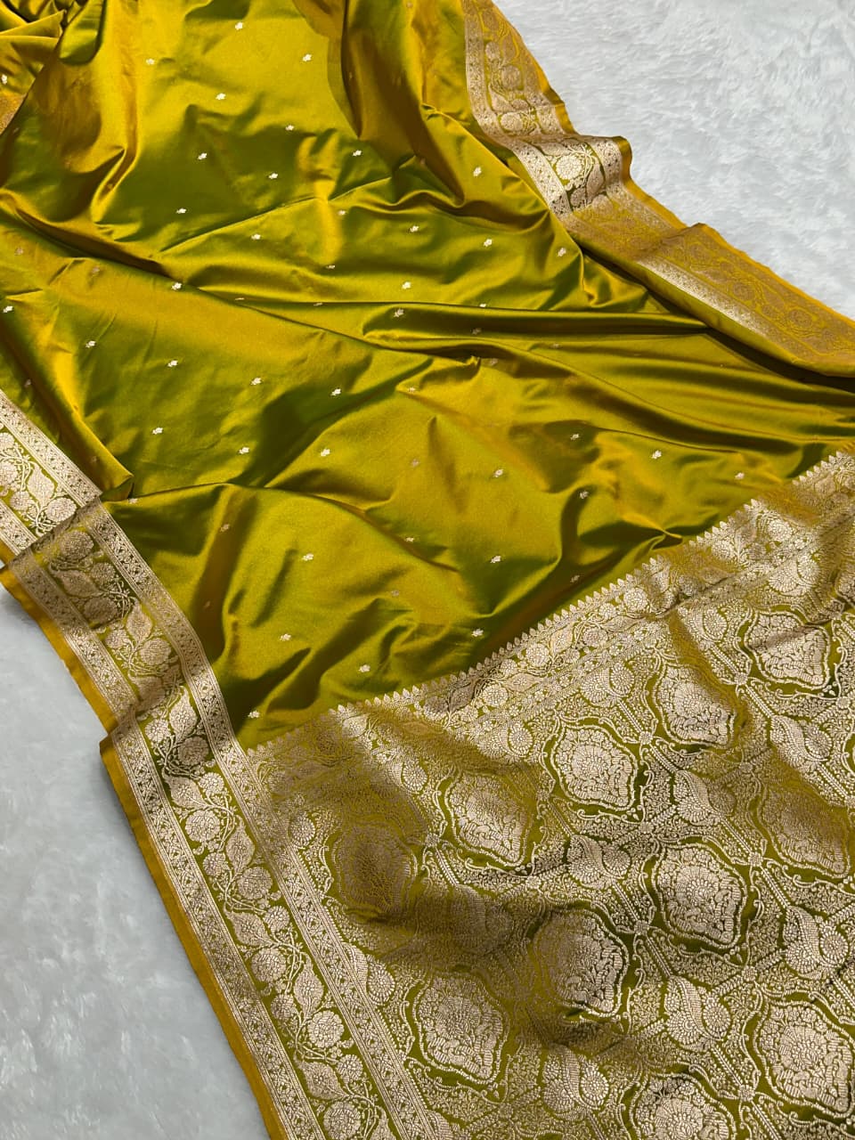 Banarasi Mashru Katan Silk Saree with Butti Zari Weaving - AMKZBM4