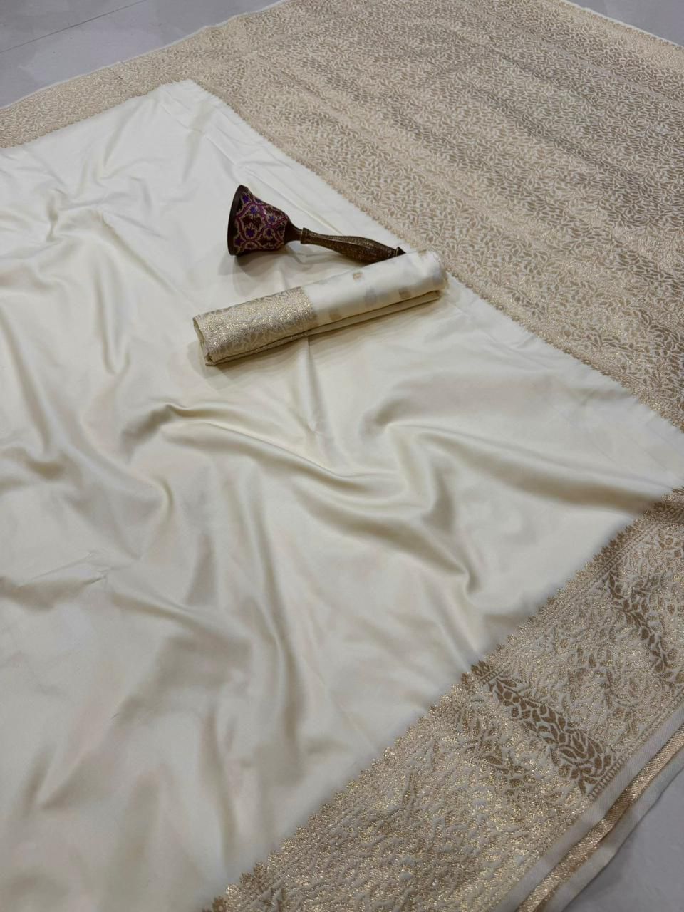 Banarasi Soft Silk Saree with Gold Zari Weaving & Rich Pallu - APBSHW9