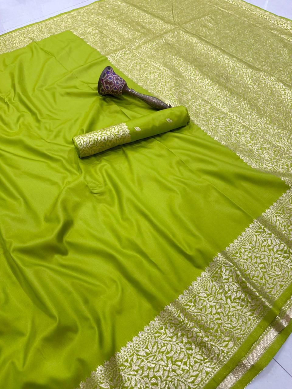 Banarasi Soft Silk Saree with Gold Zari Weaving & Rich Pallu - APBSLG5