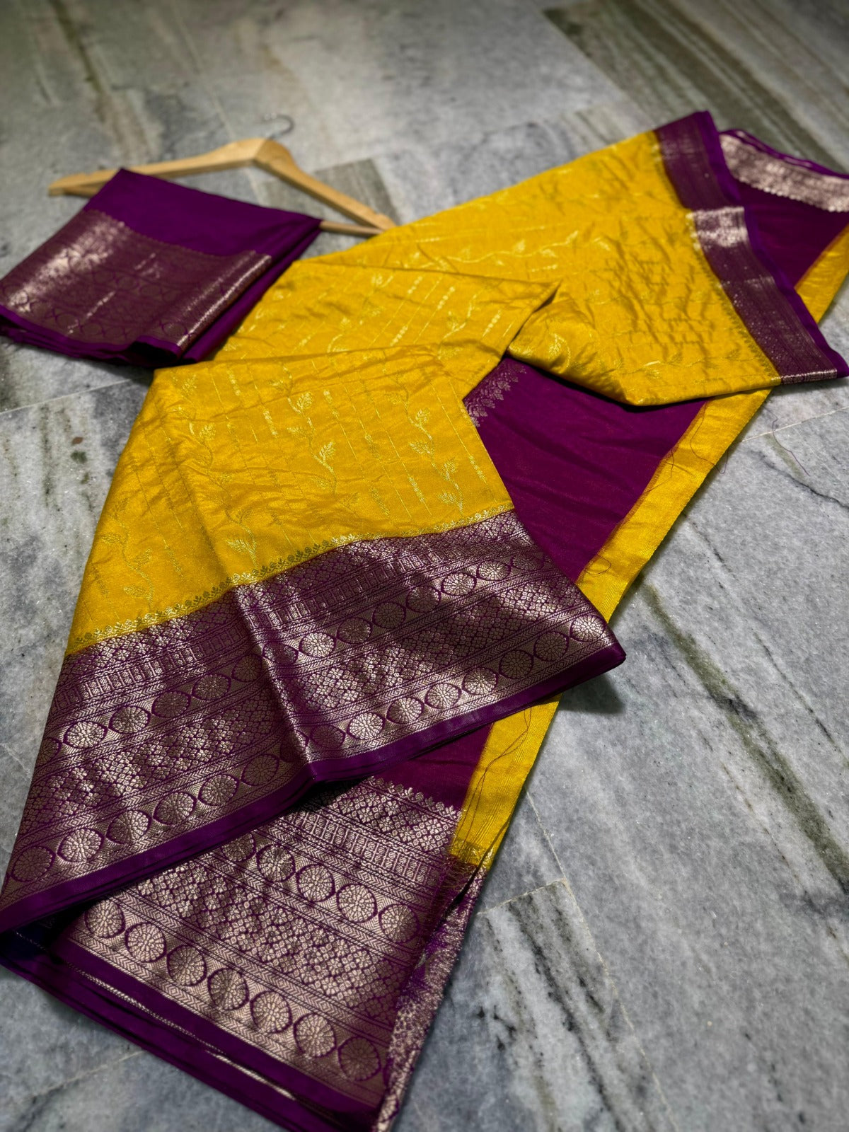Banarasi Semi-Chiffon Silk Saree Gold Zari Ada Weaving - BSCYM1