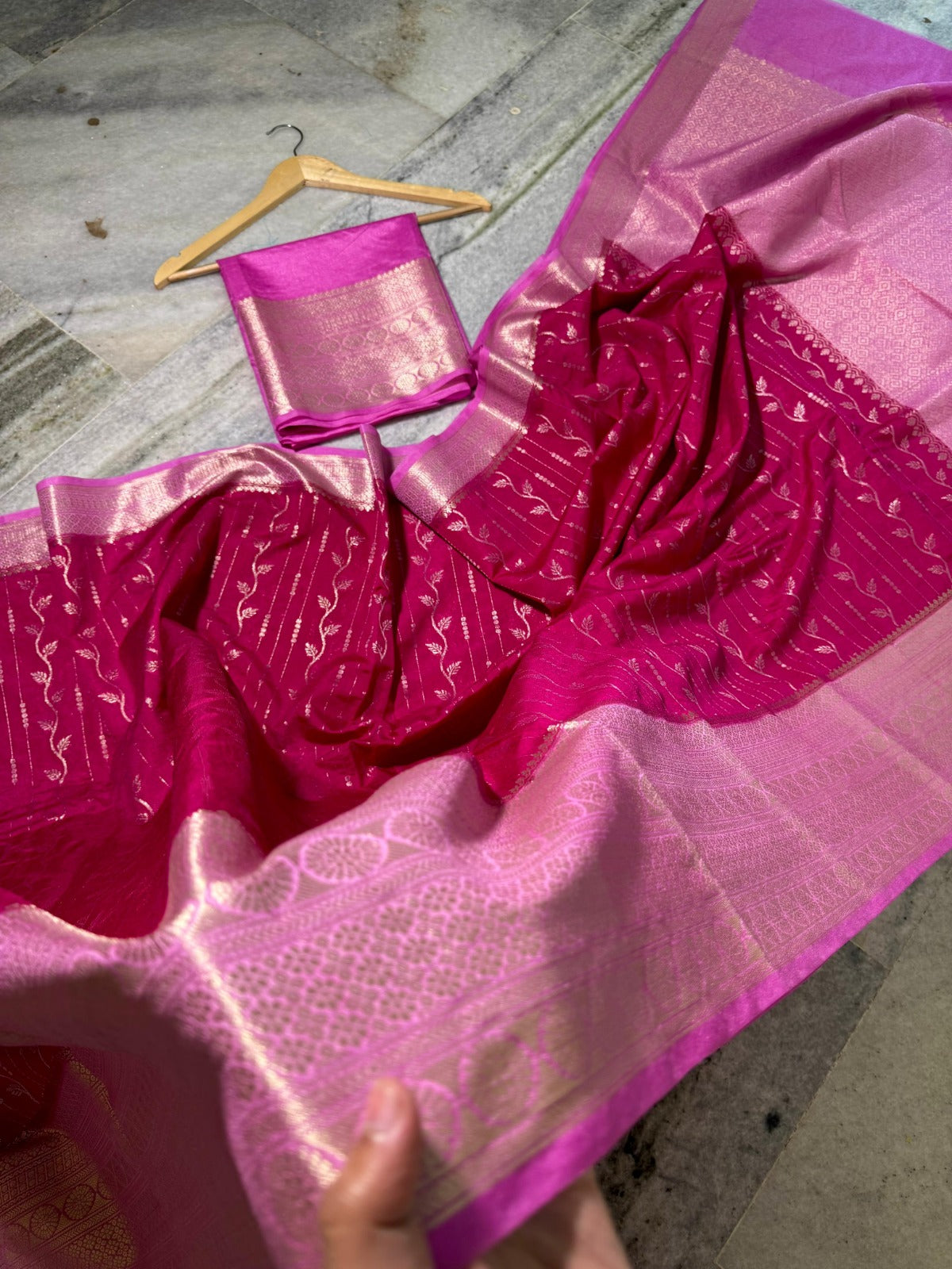 Banarasi Semi-Chiffon Silk Saree Gold Zari Ada Weaving - BSCRP3